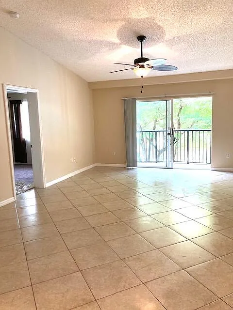 2 bed, 2.0 bath, 1075 sqft, $2,000 — Photo 2