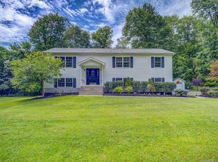 12 Angelo Dr, Shawangunk, NY 12566