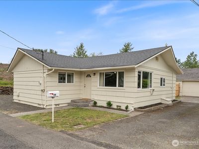 114 Cherry Street NW, Castle Rock, WA, 98611