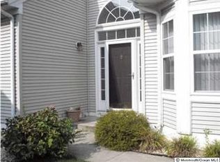 5 Chambord Ct, Manchester, NJ 08759