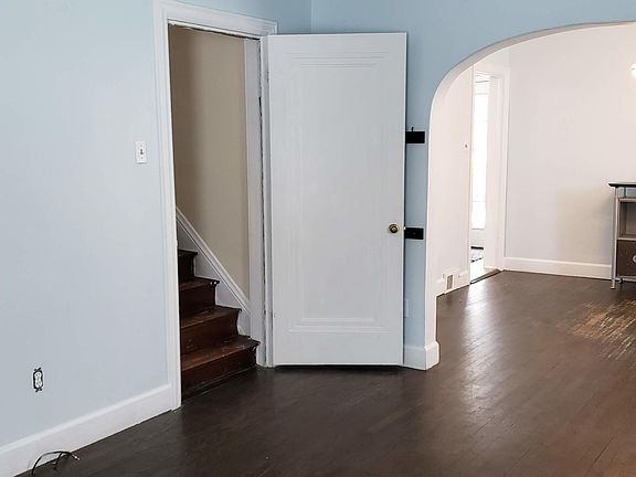 5th image of 1029 Washington Ave