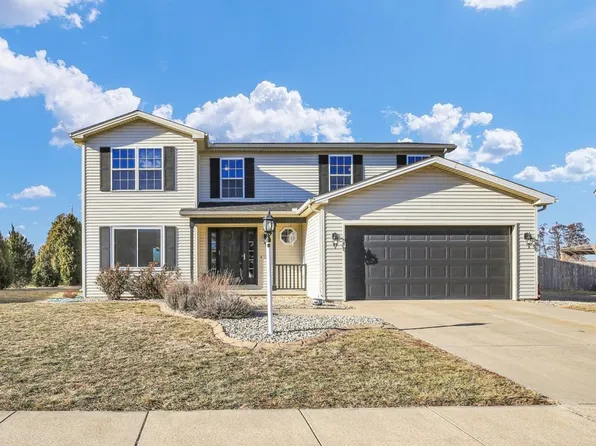 905 Bergamot St, Savoy, IL 61874