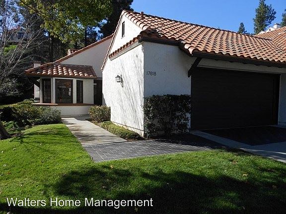3rd image of 17618 Marymont Pl