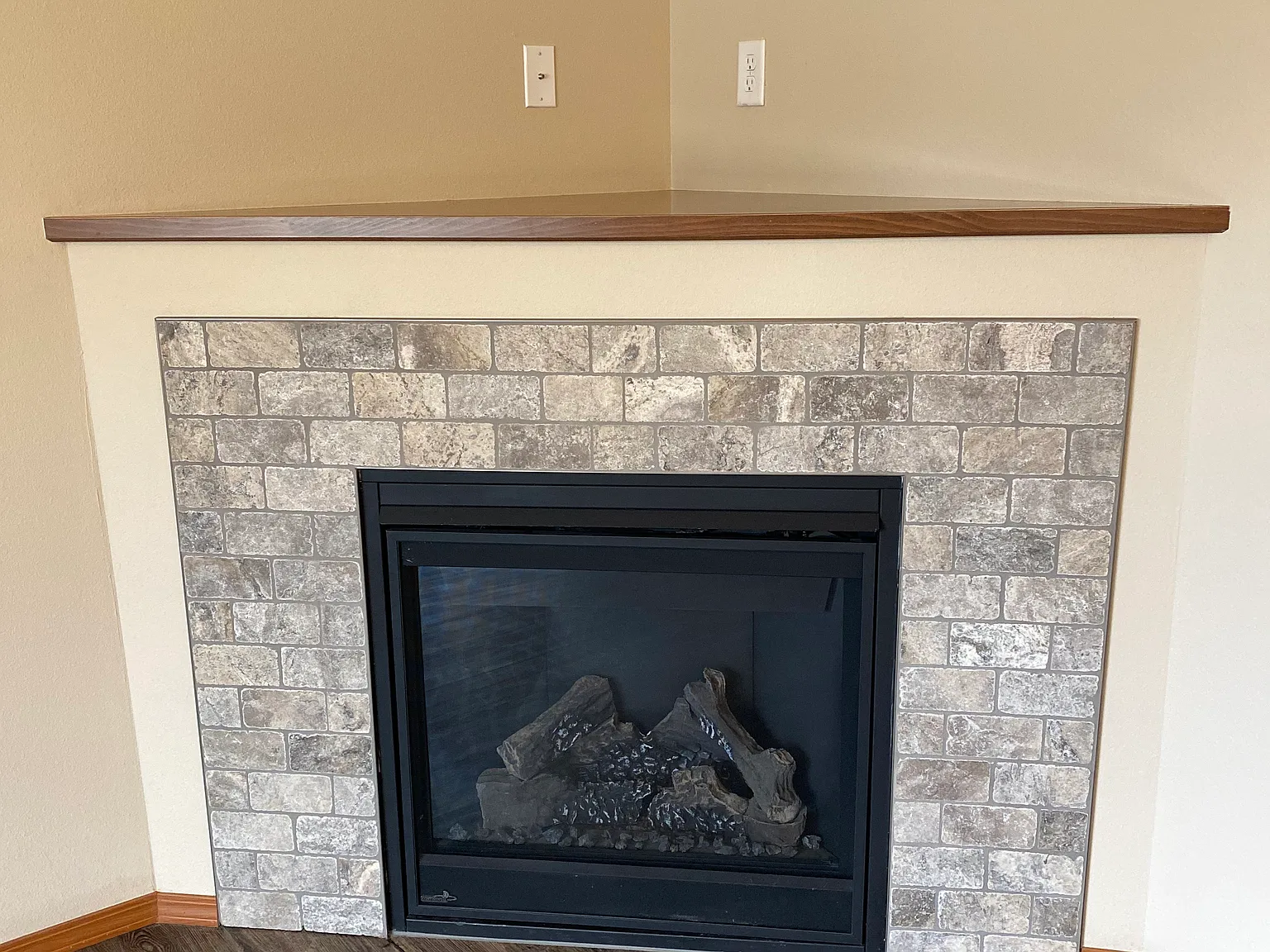 3 bed, 2.5 bath, 1440 sqft, $2,295 — Photo 3