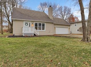 66 S Meadow Ln, Glen Carbon, IL 62034
