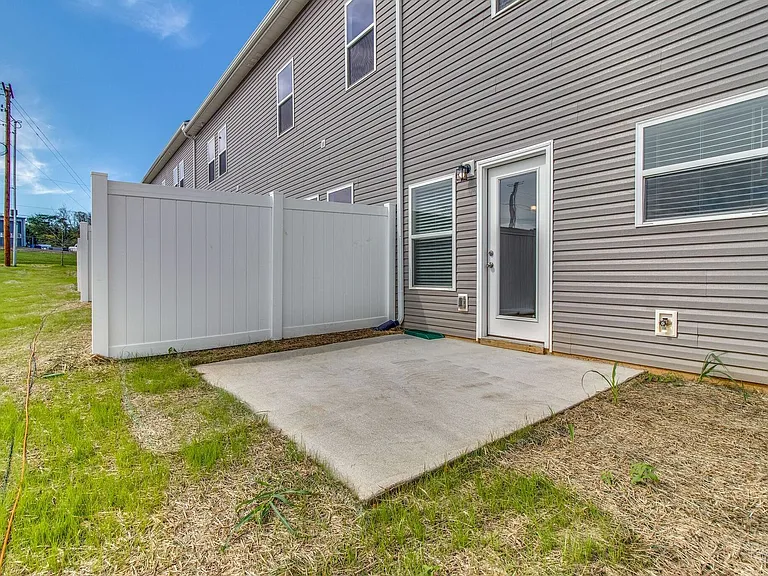 2608 Sherman Way — Photo 27