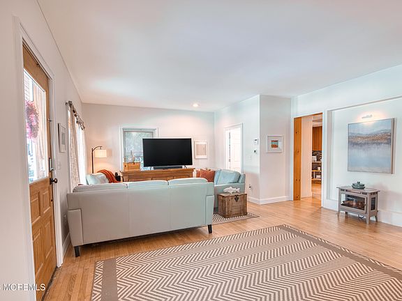 3rd image of 112 Corlies Ave