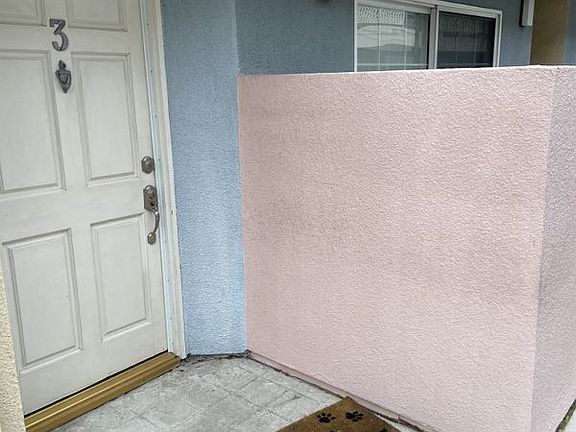 2nd image of 10920 Moorpark St APT 3