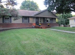 8915 Summit St, Lenexa, KS 66215