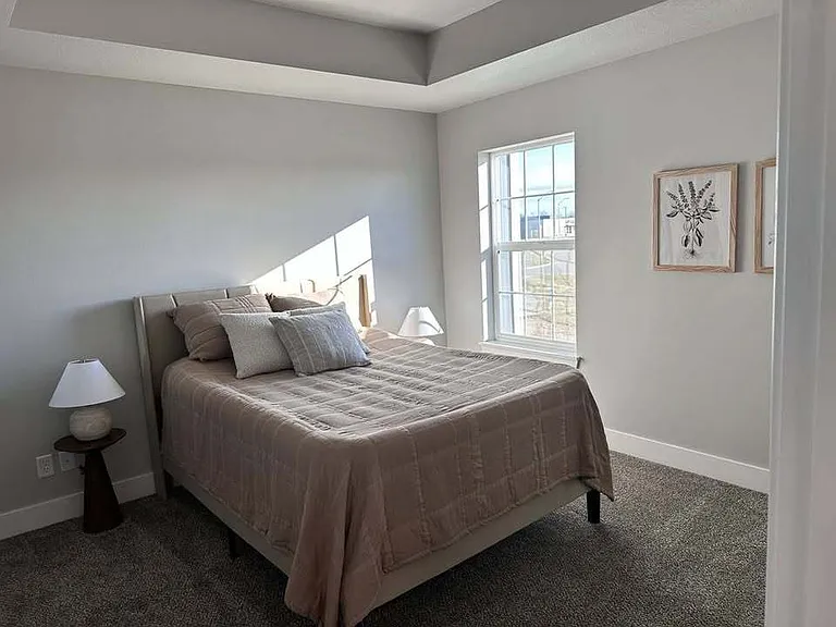 210 NW Common Pl — Photo 7
