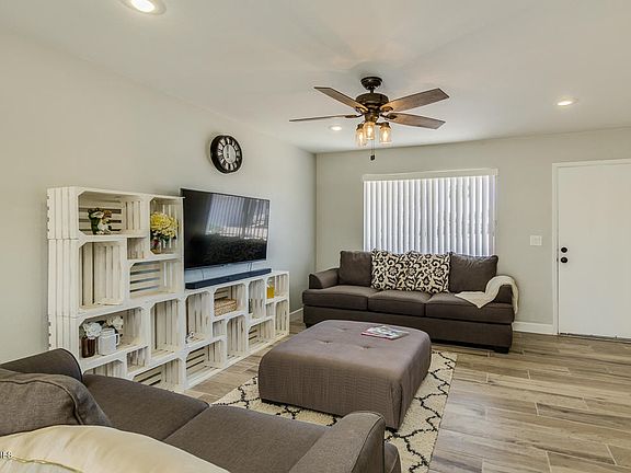 2nd image of 1008 S Fern Cir