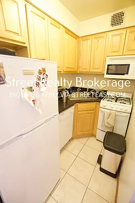 Rented by Street Realty Brokerage LLC | media 36