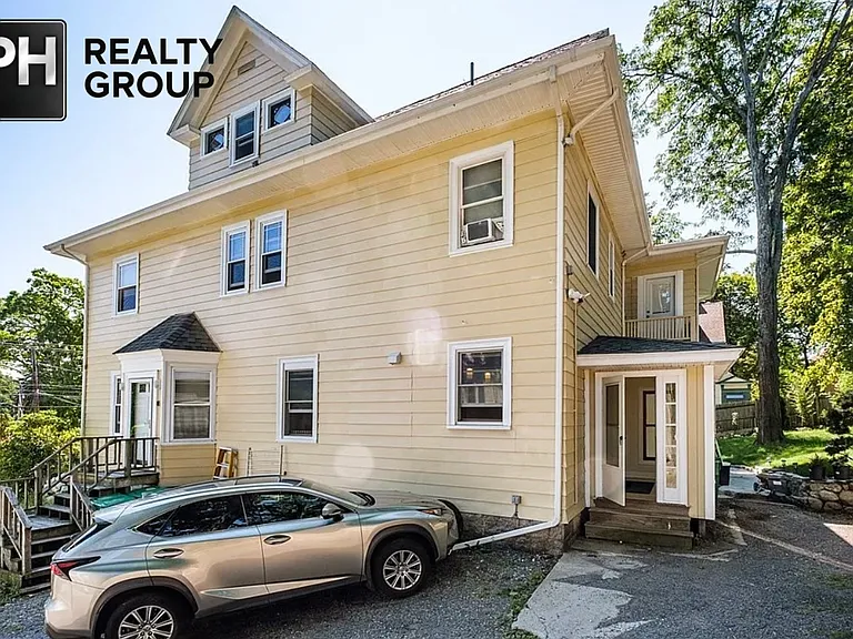 161 Walnut St #1 — Photo 20