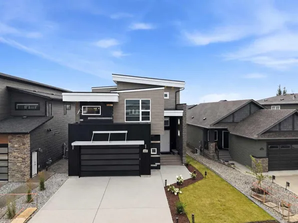 102 N Longmire Close, Red Deer, AB T4R 0T1