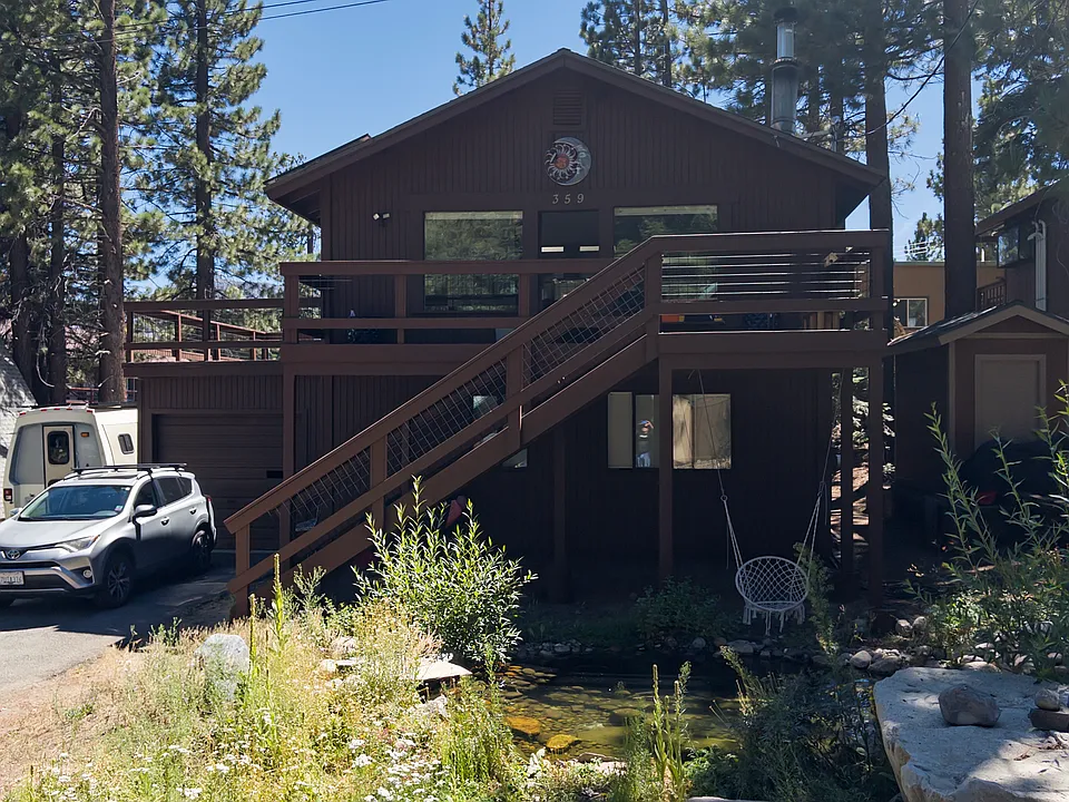 359 Pinecrest Ave
