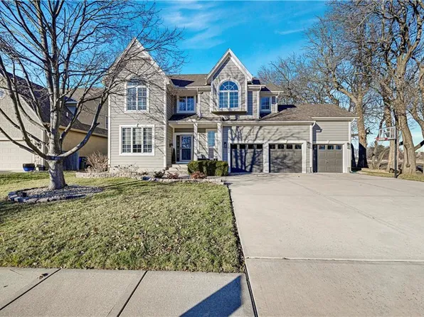 15904 W 161st Ter, Olathe, KS 66062