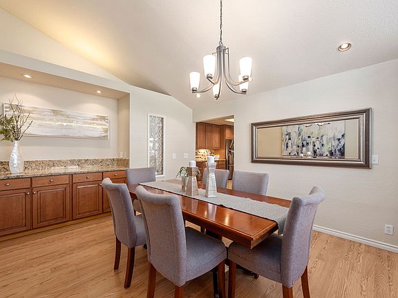 5th image of 5887 Garlough Dr