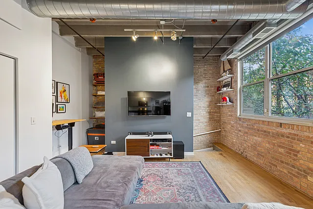 1740 N Maplewood Ave #1222 — Photo 3