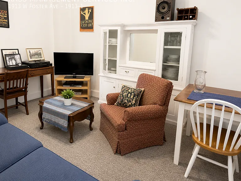 1913 W Foster Ave #1 — Photo 4