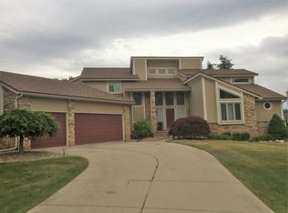 2517 Topsham Dr, Rochester Hills, MI