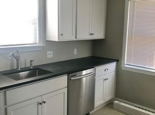 29 Pleasant St APT 1, Lincoln, RI 02865