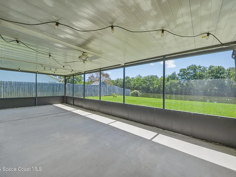 2224 Westminster Dr — Photo 23