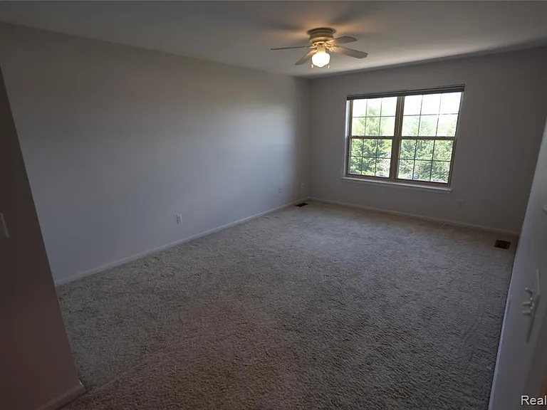 39460 Springwater Dr — Photo 23