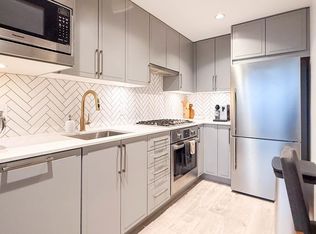 2435 Kingsway #407, Vancouver, BC V5R 0K5