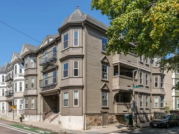 58 Green St #2, Jamaica Plain, MA 02130