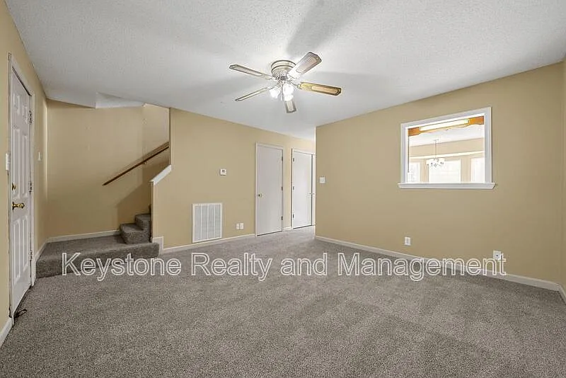 2 bed, 1.5 bath, 1000 sqft, $995 — Photo 4