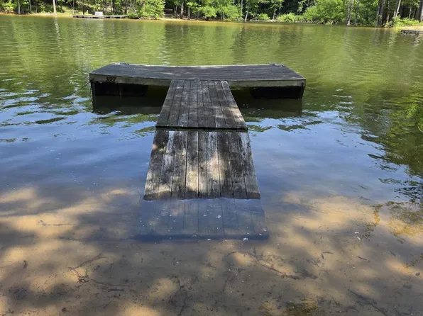 122 Fish Bite Ln, Clarksville, VA 23927