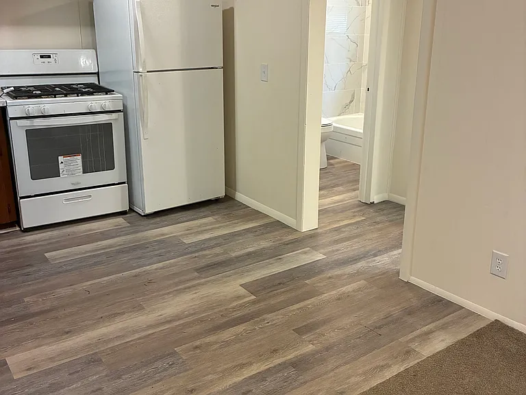 405 E Church St #5 — Photo 6