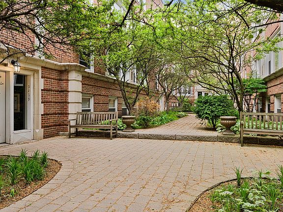 2nd image of 5119 N Kenmore Ave APT 2E