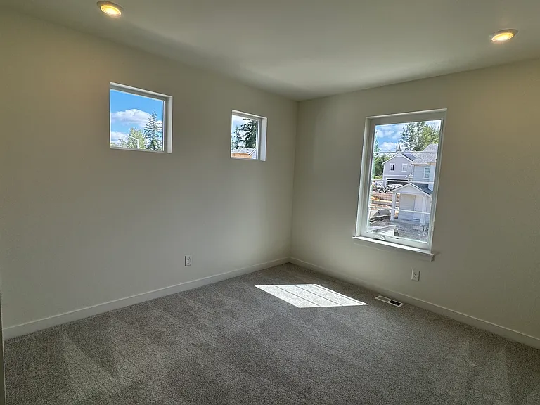 4928 88th Dr NE — Photo 17