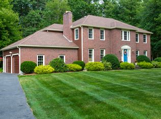 42 Oriole Rd, Medfield, MA 02052