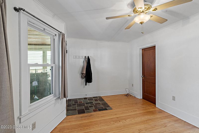 4th image of 120 Jay Street