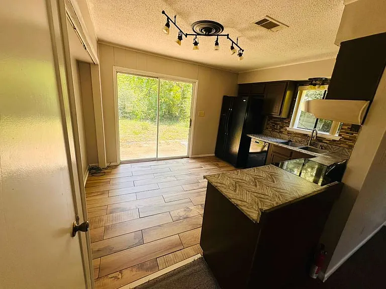 49 Glenwood Ct — Photo 15