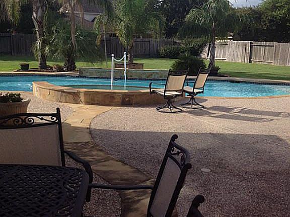 5th image of 706 Falcon Lake Dr