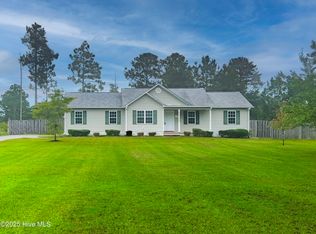 140 Van Riggs Rd, Hubert, NC 28539