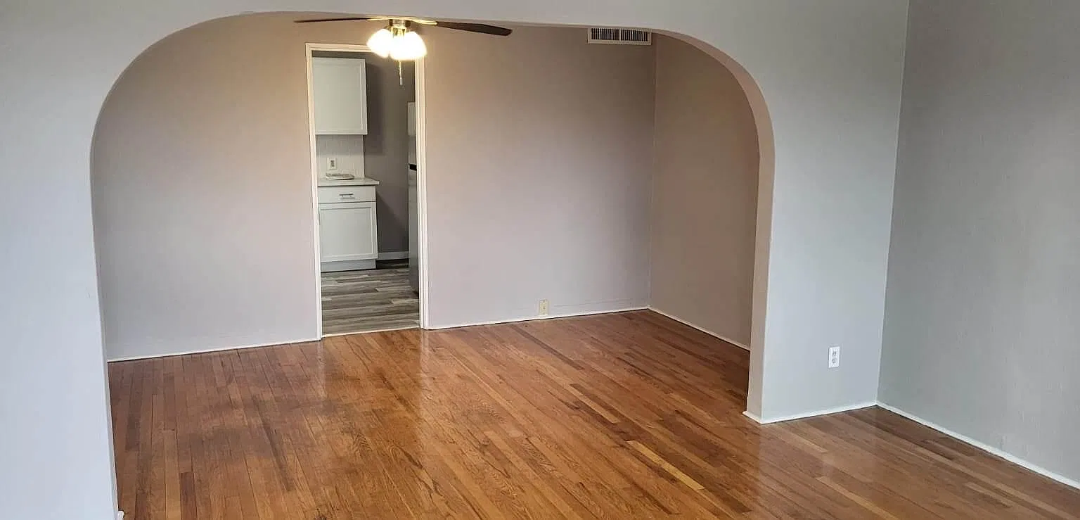 2 bed, 960 sqft, $1,350 — Photo 3