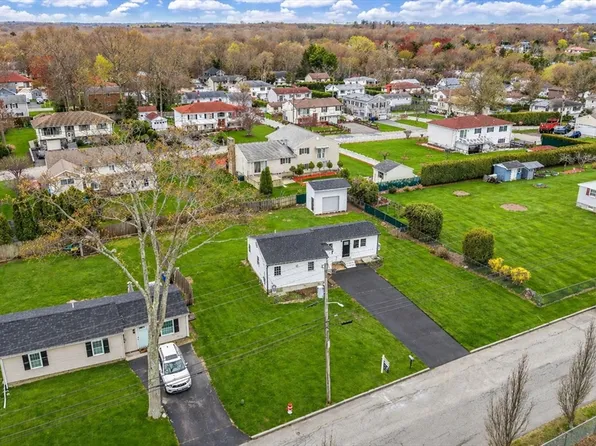 715 Newhall St, Fall River, MA 02721