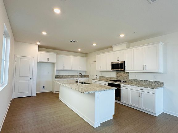 5th image of 2534 E Brockram Dr