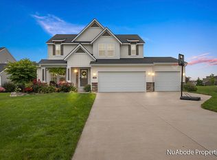 2976 E Morgan Trl, Rockford, MI 49341