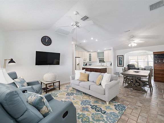 5th image of 3073 Riverdale Rd