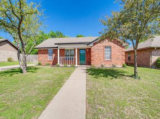 1005 Solomon Dr, Commerce, TX 75428