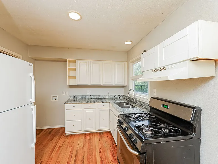5175 Cardiff St — Photo 7