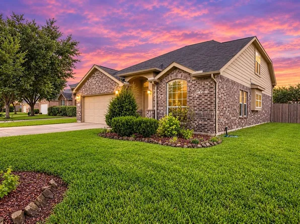 631 Honeysuckle Vine Dr, Rosenberg, TX 77469