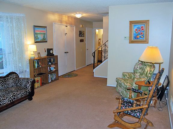 5th image of 8128 Highwood Way