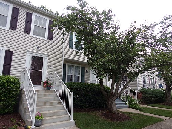 2nd image of 2845 Madeira Ct