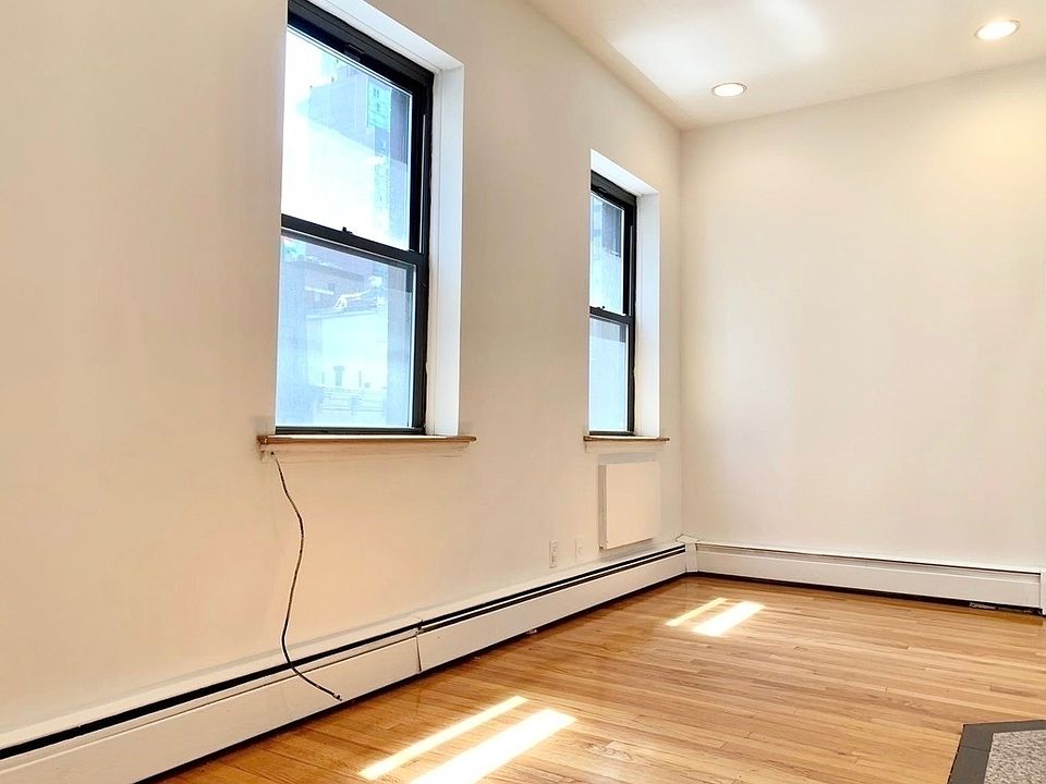 2nd image of 249 E 53rd St #5D